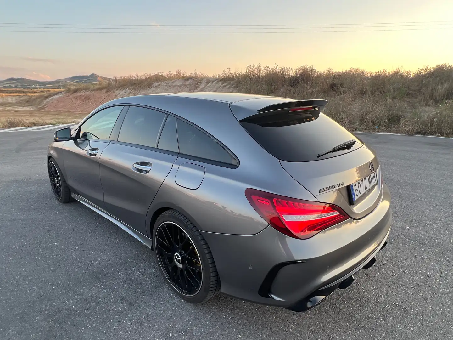 Mercedes-Benz CLA 220 CLA Shooting Brake 220d 4Matic 7G-DCT Gris - 2