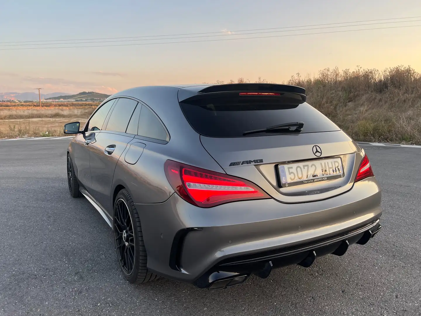 Mercedes-Benz CLA 220 CLA Shooting Brake 220d 4Matic 7G-DCT Gris - 1