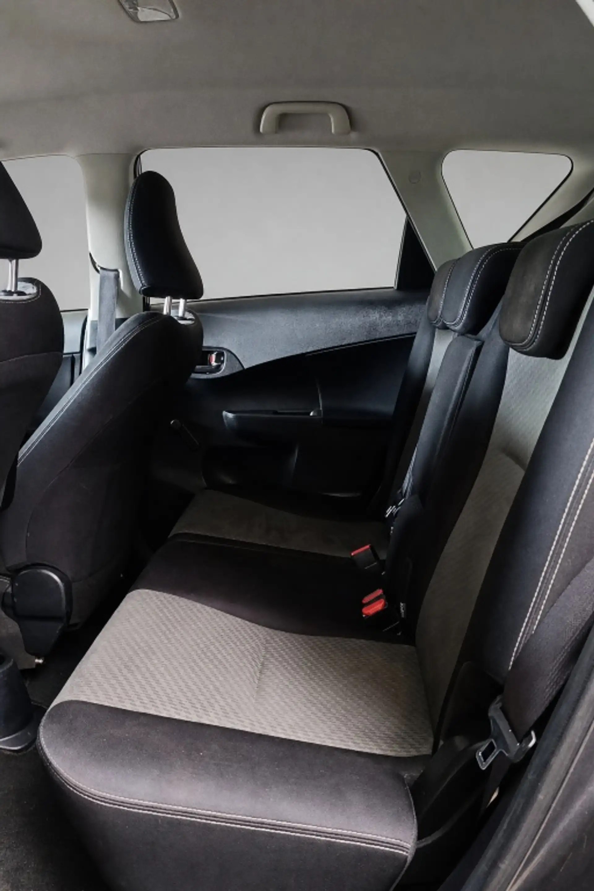 Toyota Verso-S 1.3 VVT-i Aspiration — photo 10