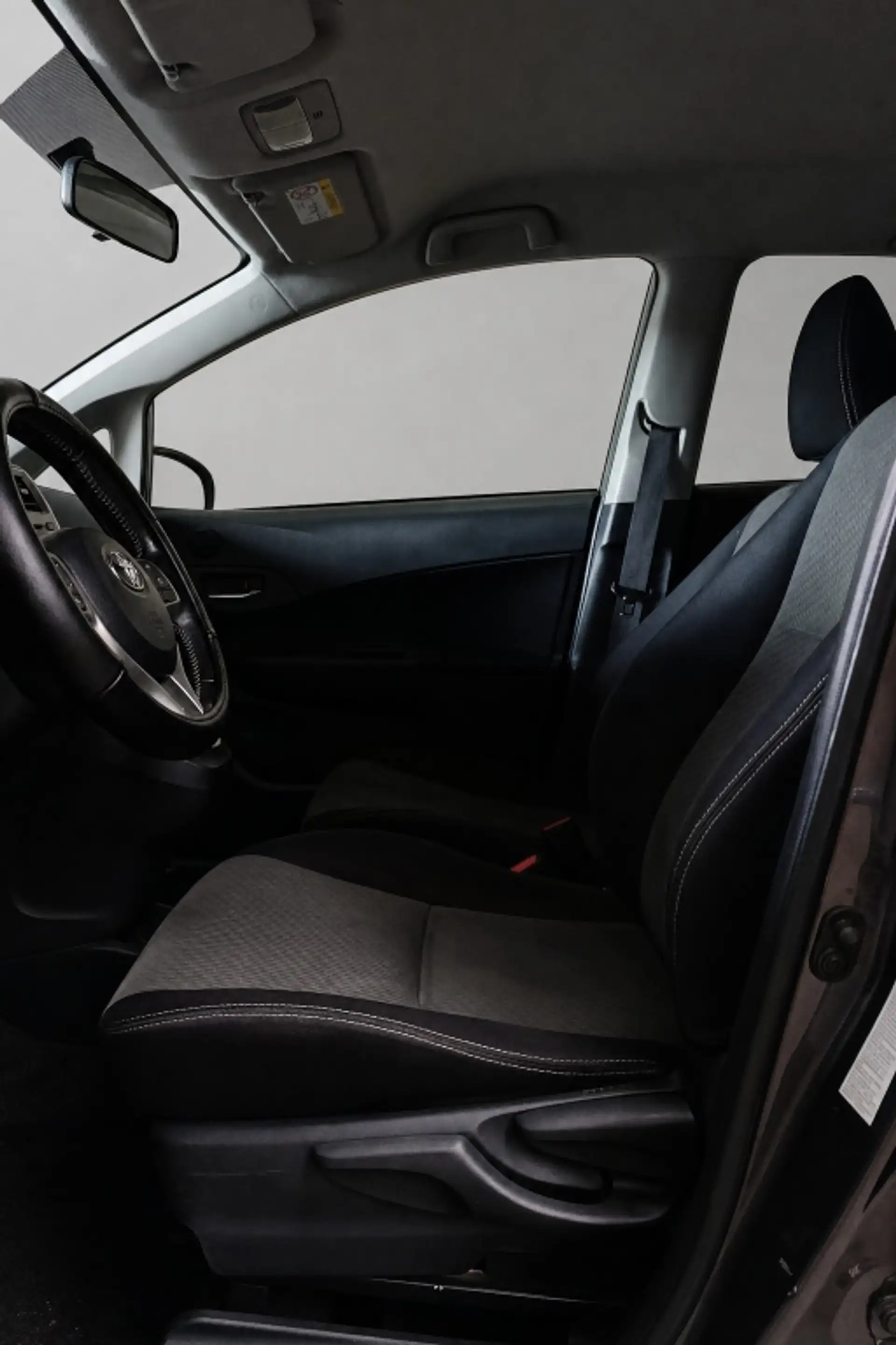 Toyota Verso-S 1.3 VVT-i Aspiration — photo 9