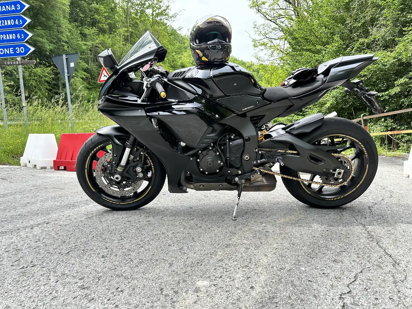 Yamaha YZF-R1 abs - 1