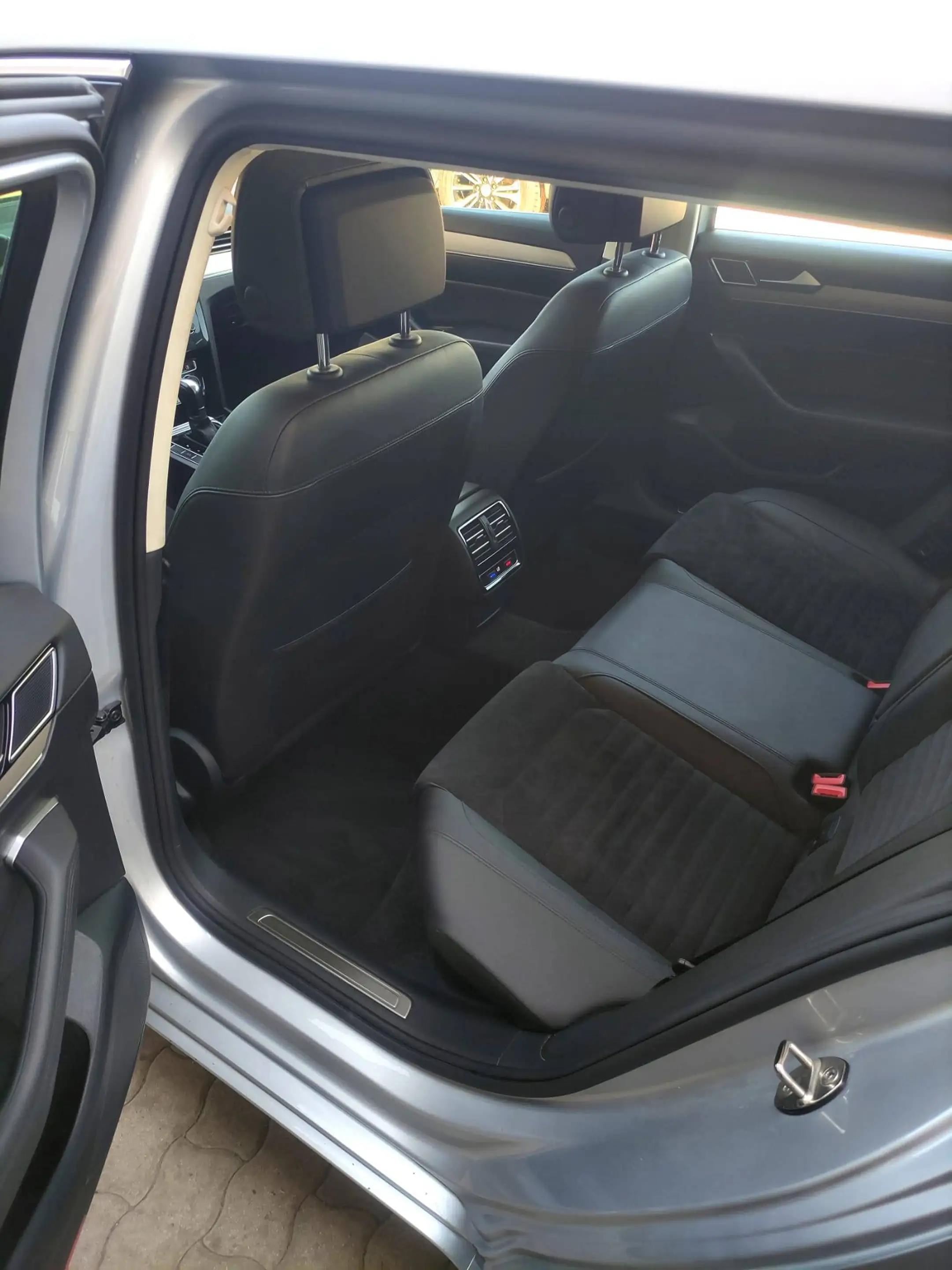 Volkswagen Passat Variant Highline 2,0 TDI DSG — photo 9