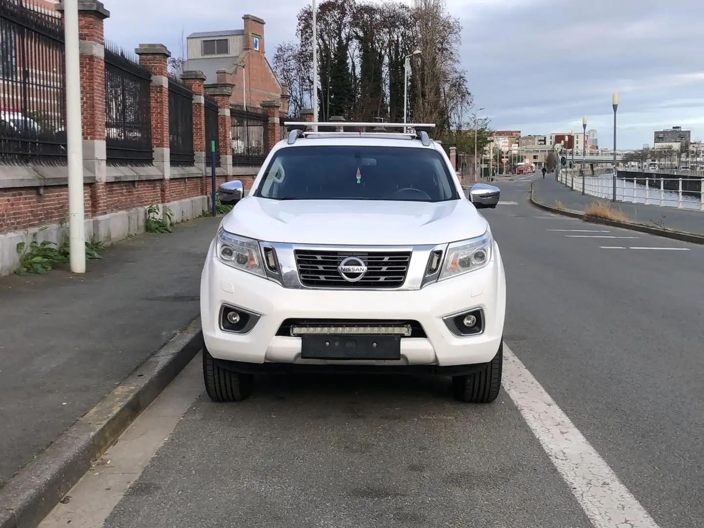 Nissan Navara Navara 3.0 dCi V6 4x4 Business DPF - 2