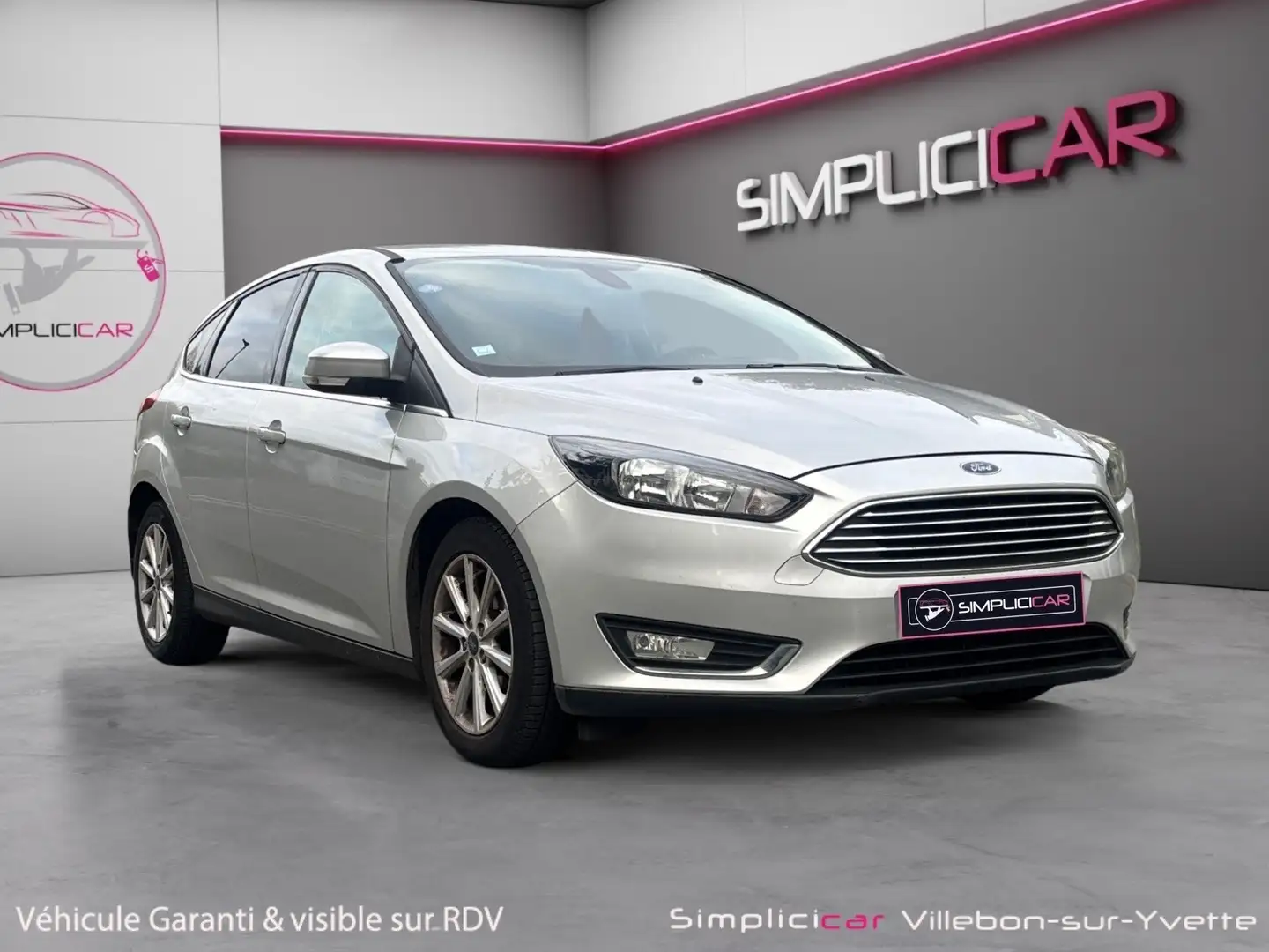 Ford Focus Titanium Gris - 1