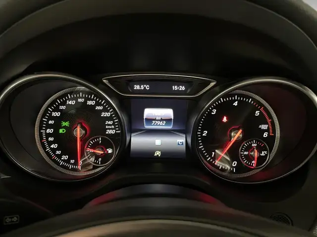 Mercedes-Benz Gla view 2