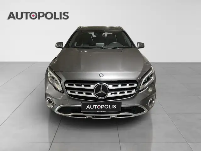 Mercedes-Benz Gla view 14