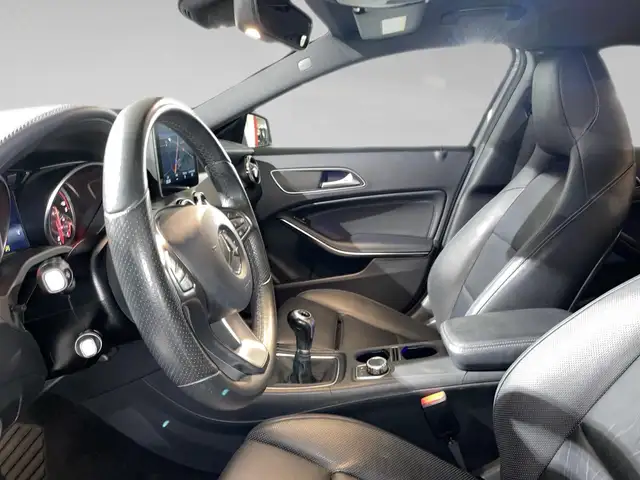 Mercedes-Benz Gla view 4