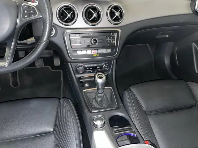 Mercedes-Benz Gla view 10