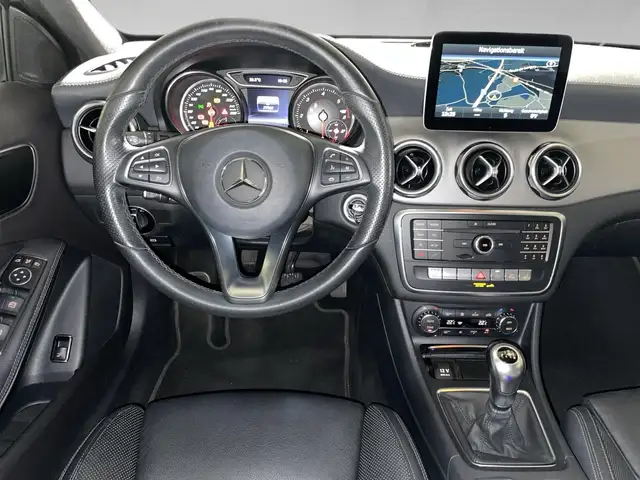 Mercedes-Benz Gla view 6