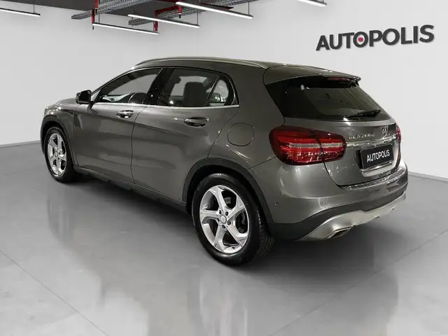 Mercedes-Benz Gla view 13