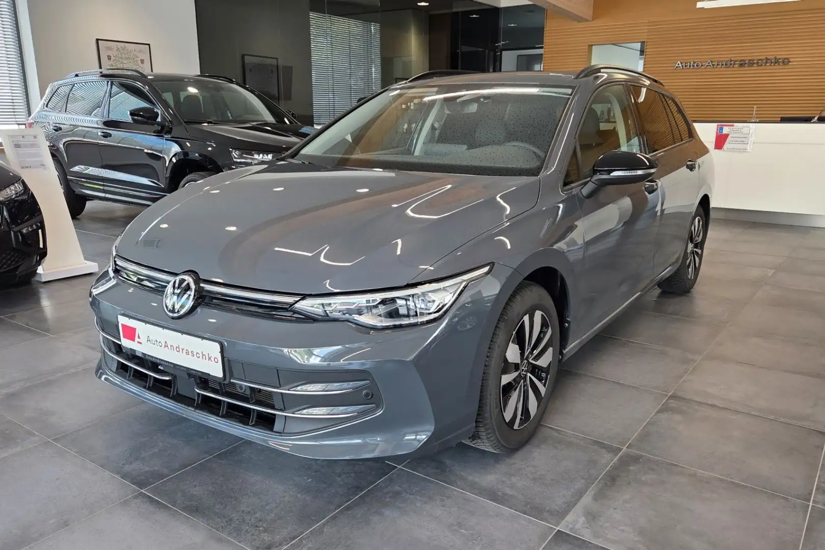 Volkswagen Golf 8 Variant Facelift 1.5 TSI Goal AHK Navi Grau - 1