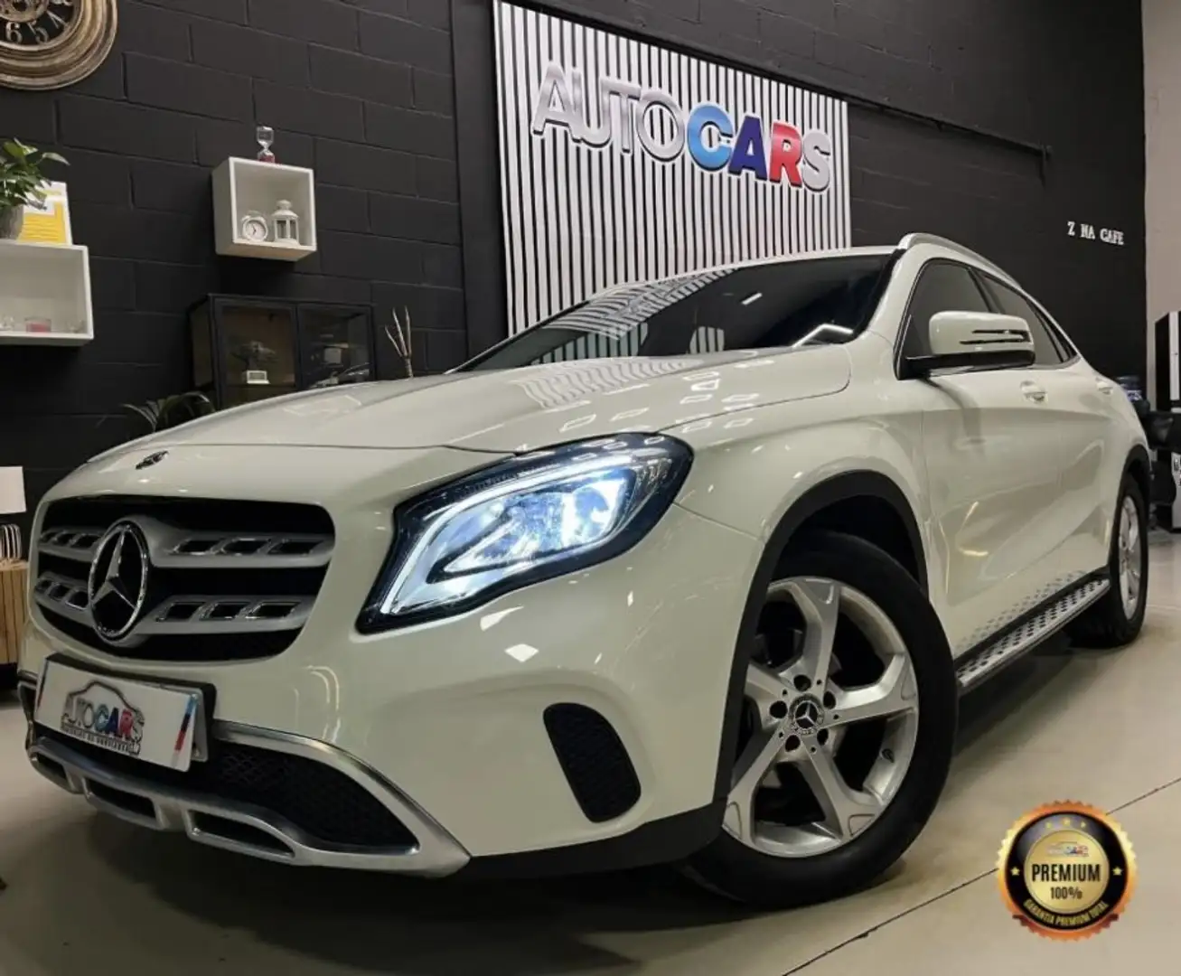 Mercedes-Benz GLA 200 200d Blanco - 1