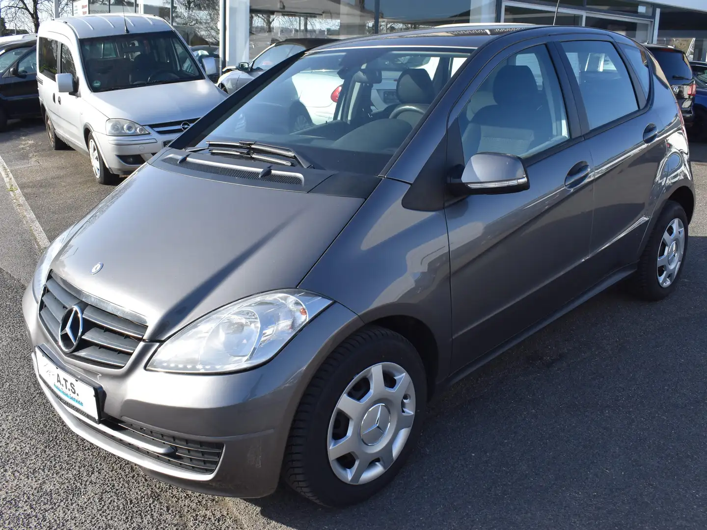 Mercedes-Benz A 180 A 180 CDI *KLIMA*ALLWETTER*INSPEKTION + TÜV NEU Grau - 1