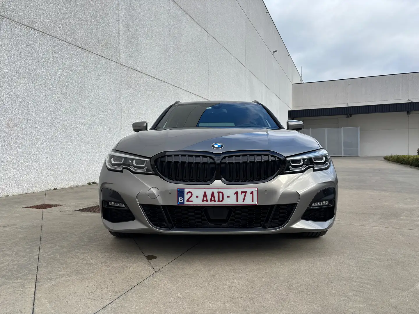 BMW 330 Touring M Sport Individual Brązowy - 2