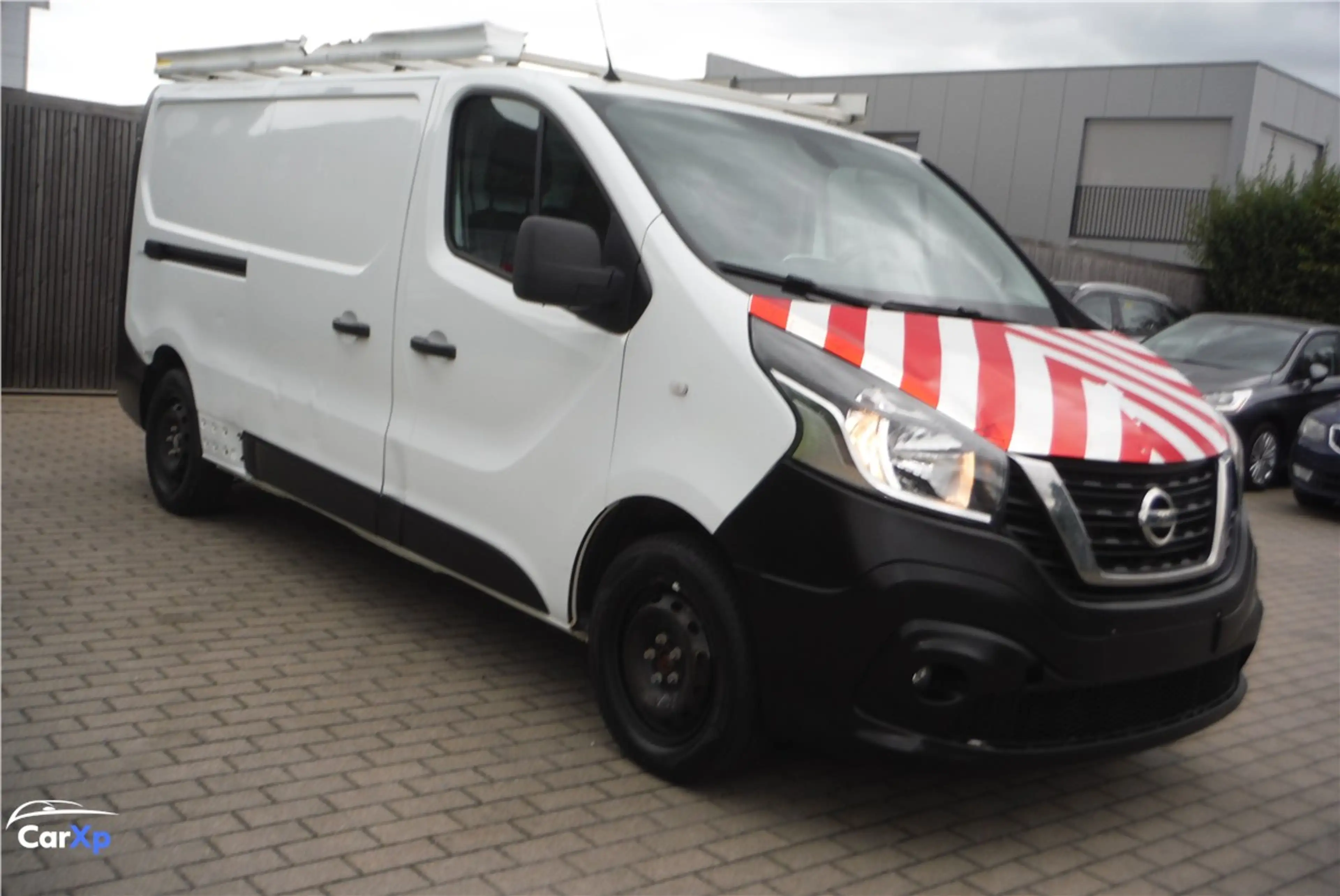 Nissan NV300 — photo 2