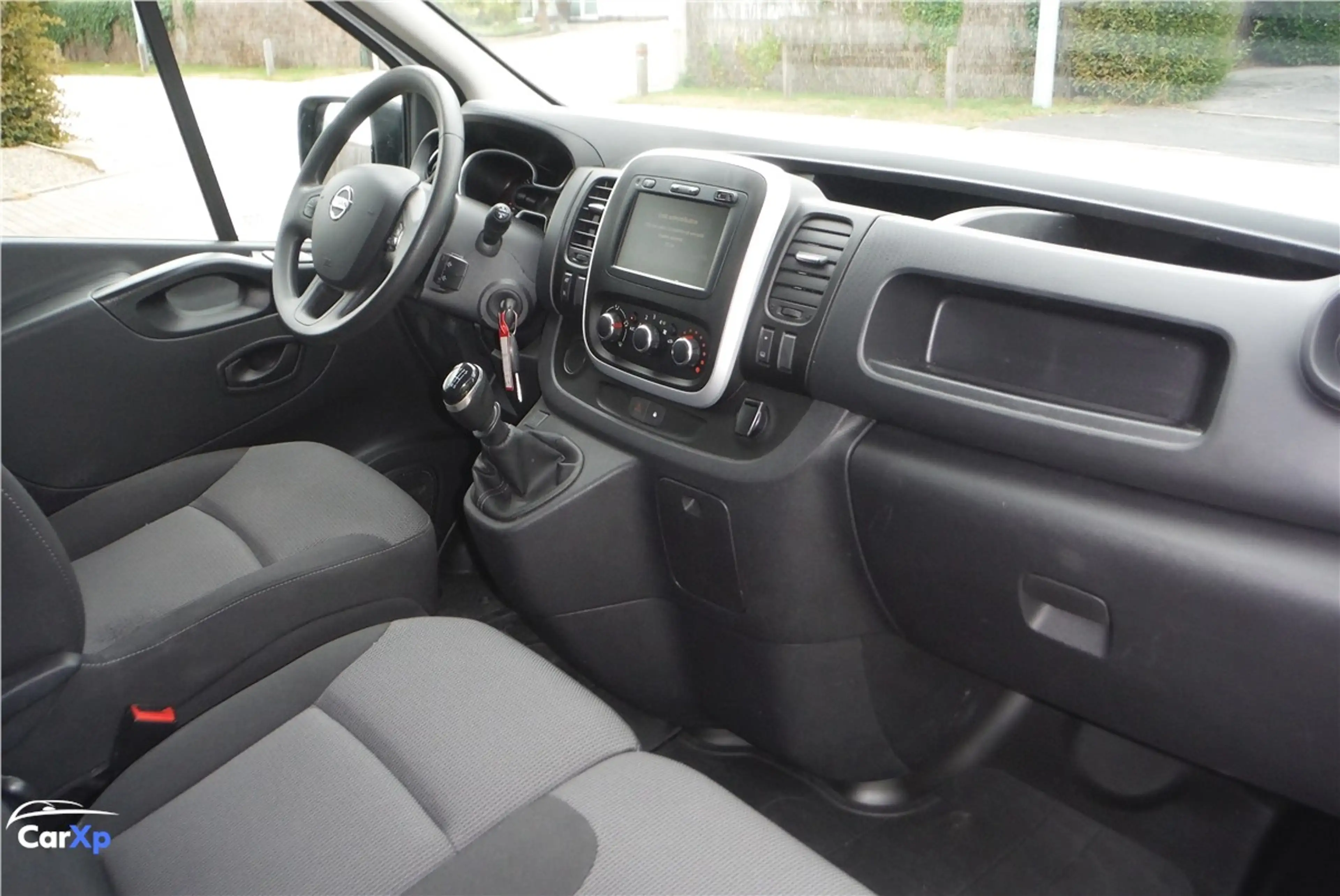 Nissan NV300 — photo 3