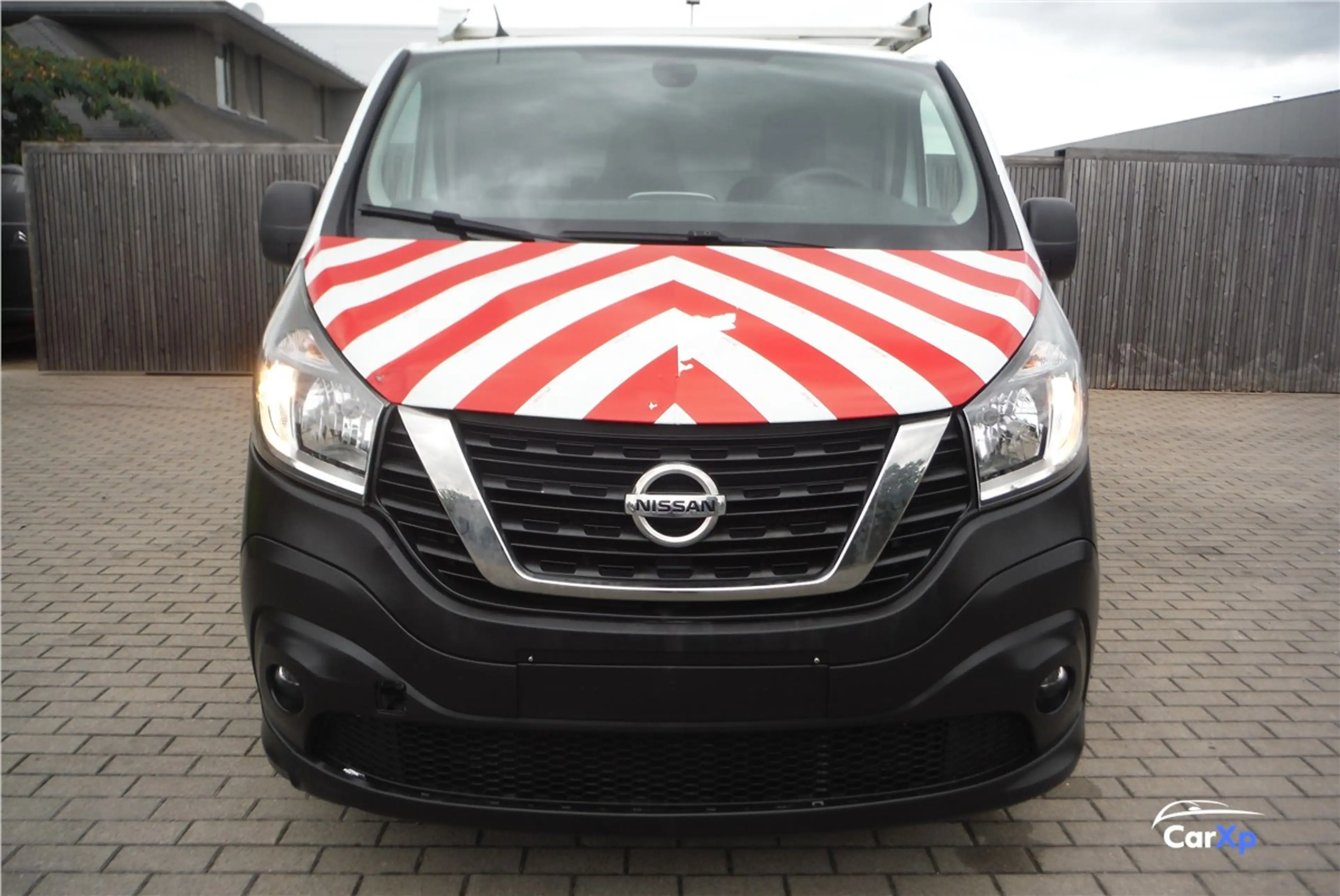 Nissan NV300 — photo 13
