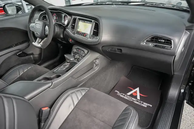 Dodge Challenger view 12
