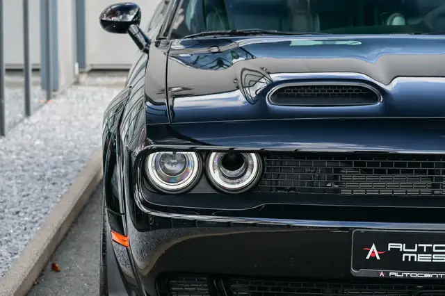 Dodge Challenger view 30