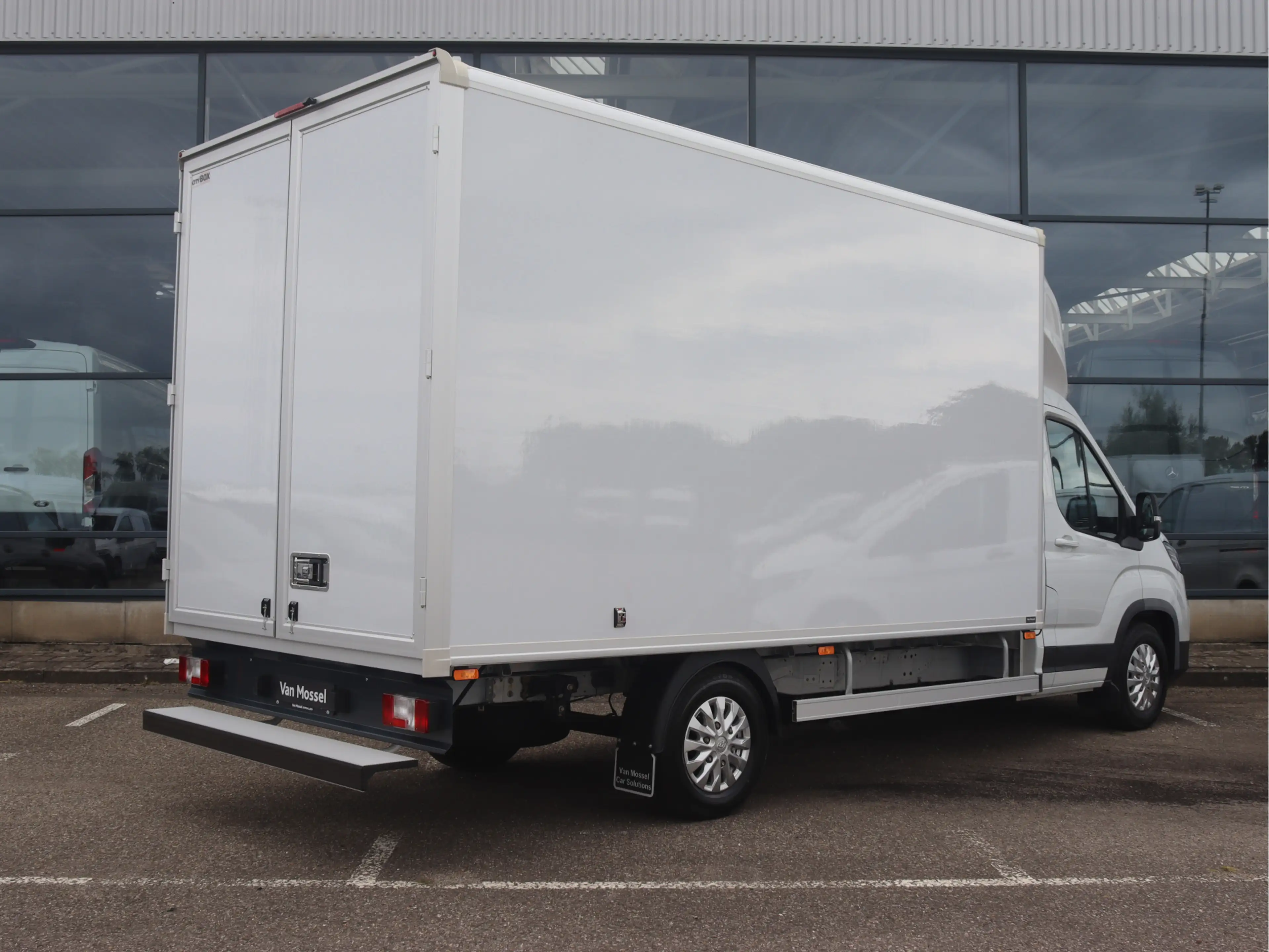 Maxus eDeliver 9 L4 Business DEAL 65 kWh | AIRCO/CAMERA/ADAPT. CRUI — photo 2