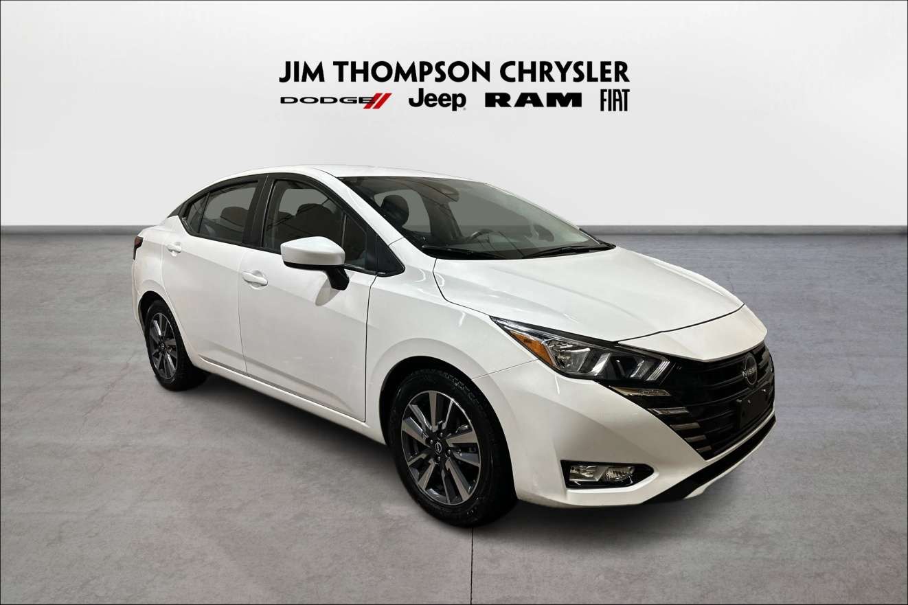 2025 Nissan Versa SV  | Heated Seats CarPlay BackUp Cam