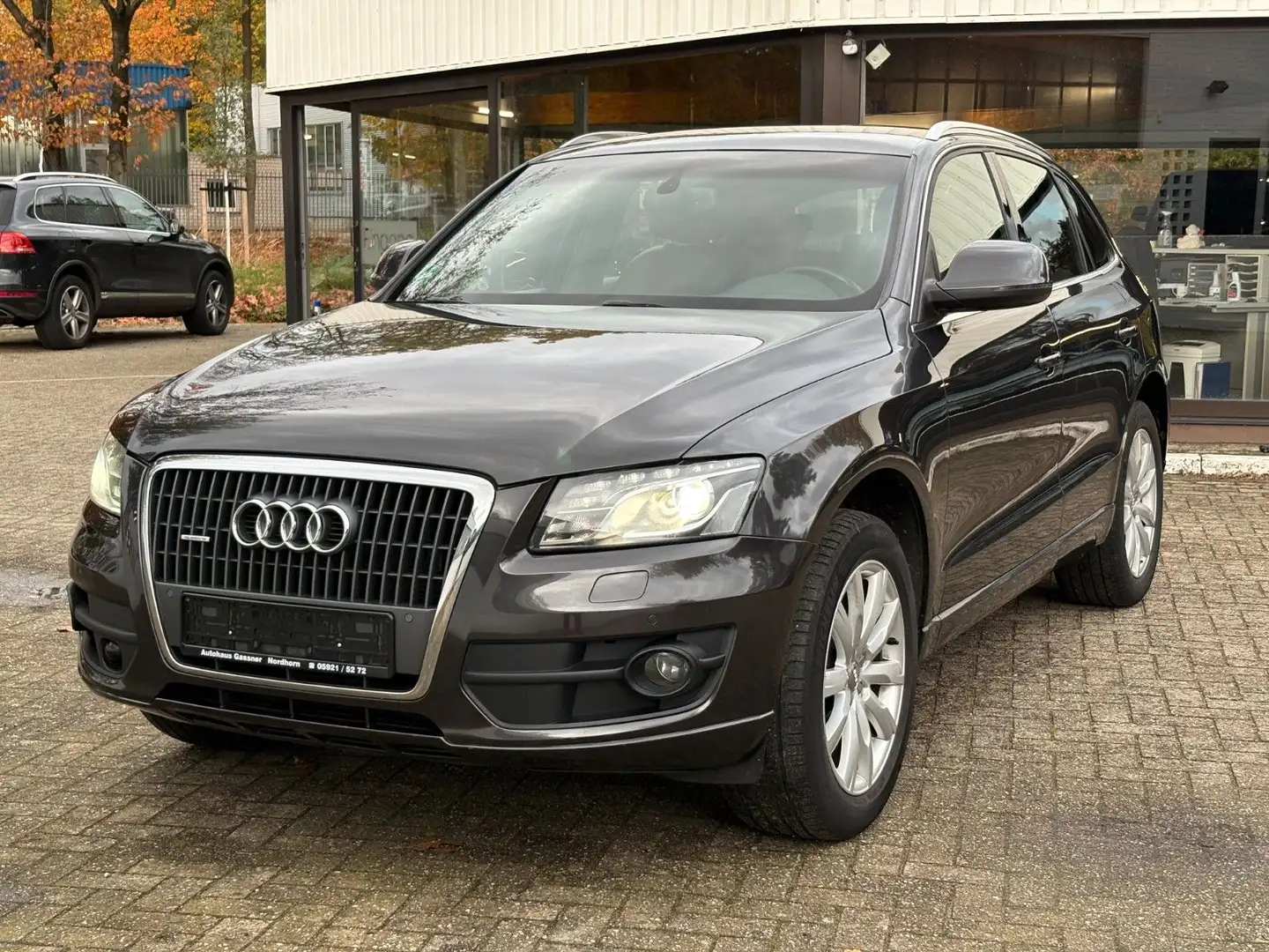 Audi Q5 2.0 TFSI Quattro 4x4 Aut. *LEDER*XENON*ACC* Grau - 2
