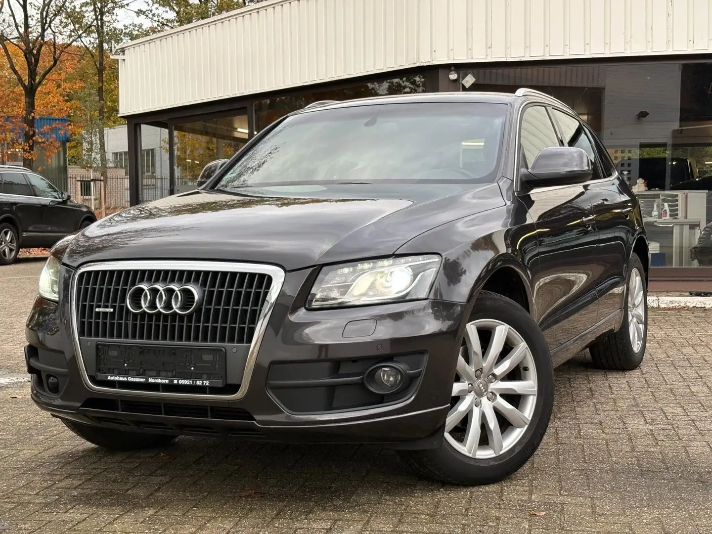 Audi Q5 2.0 TFSI Quattro 4x4 Aut. *LEDER*XENON*ACC* Grau - 1