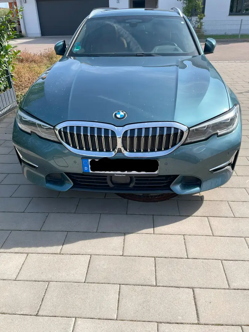 BMW 330 3er Touring 330i Touring xDrive Aut. Luxury Line Blau - 1