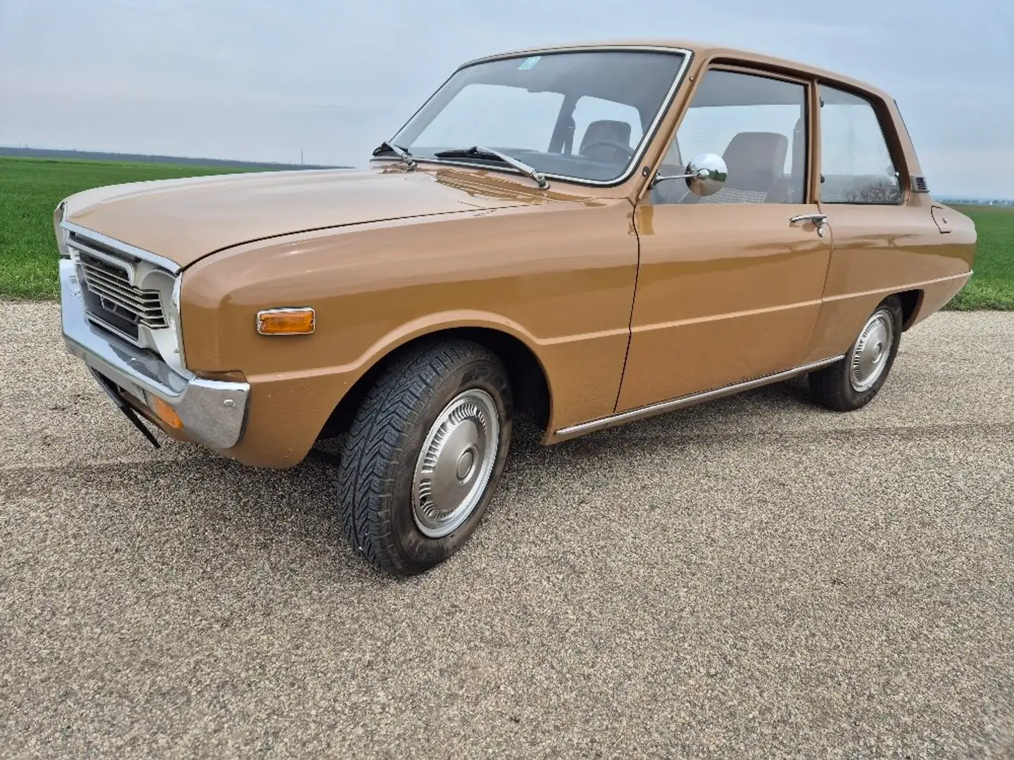 Mazda 1000 in sehr gutem Zustand Marrón - 1