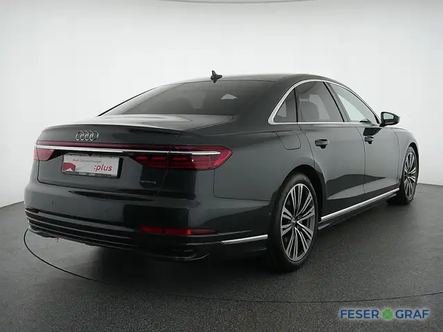 Audi A8 view 4