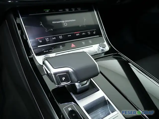 Audi A8 view 10