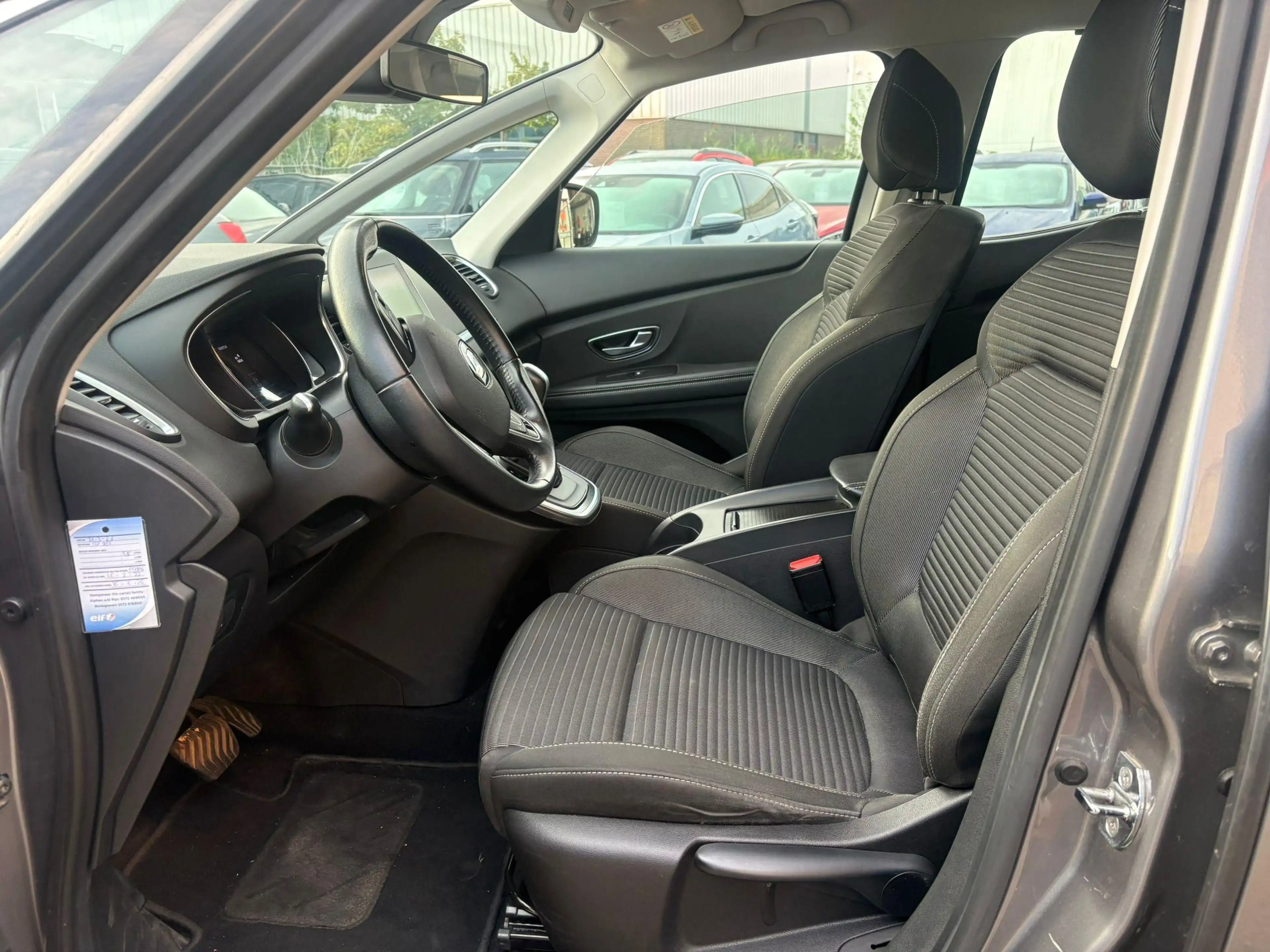 Renault Scenic 1.3 TCe Zen Clima, cruise, pdc, trekhaak — photo 8