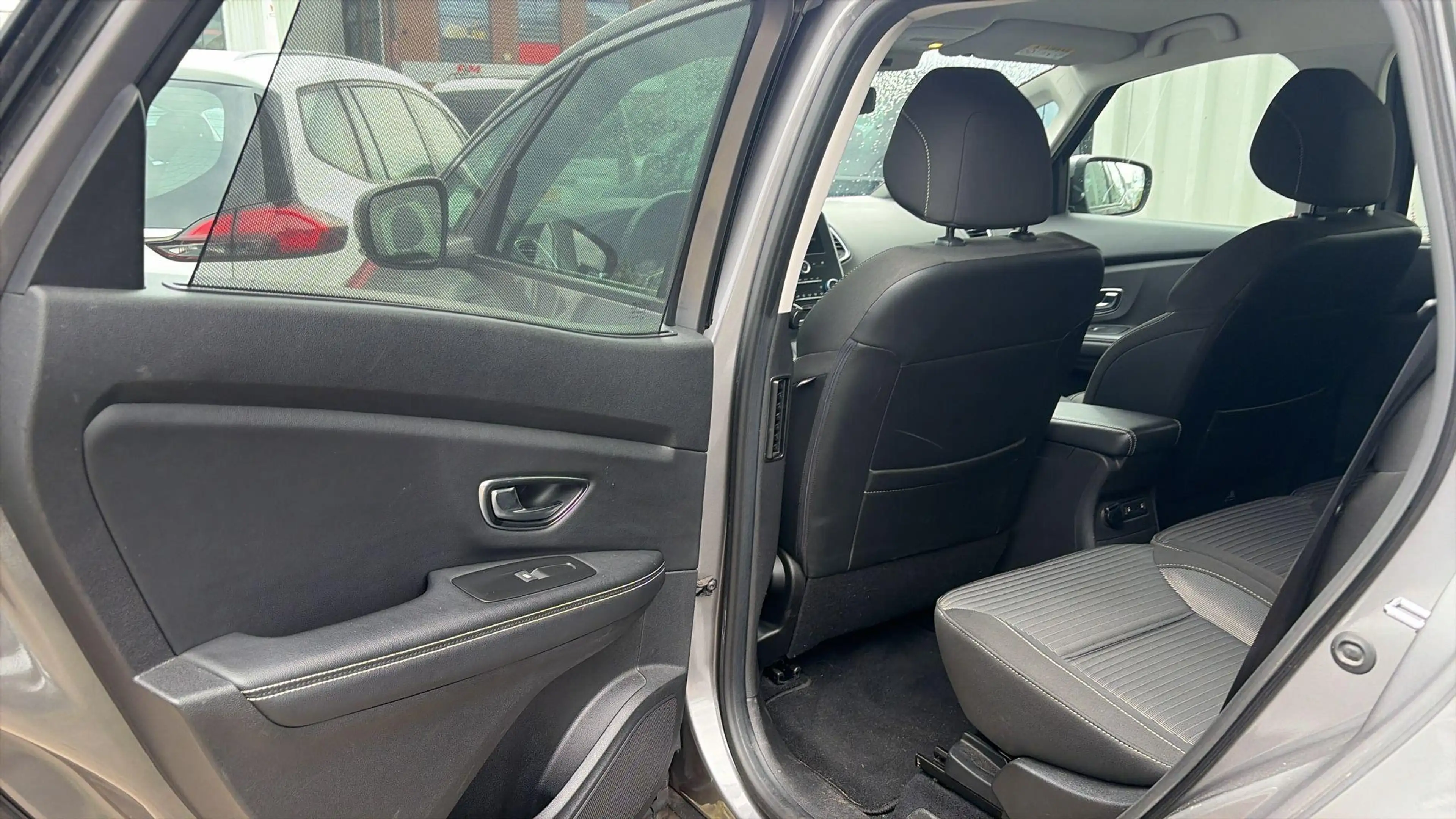 Renault Scenic 1.3 TCe Zen Clima, cruise, pdc, trekhaak — photo 9