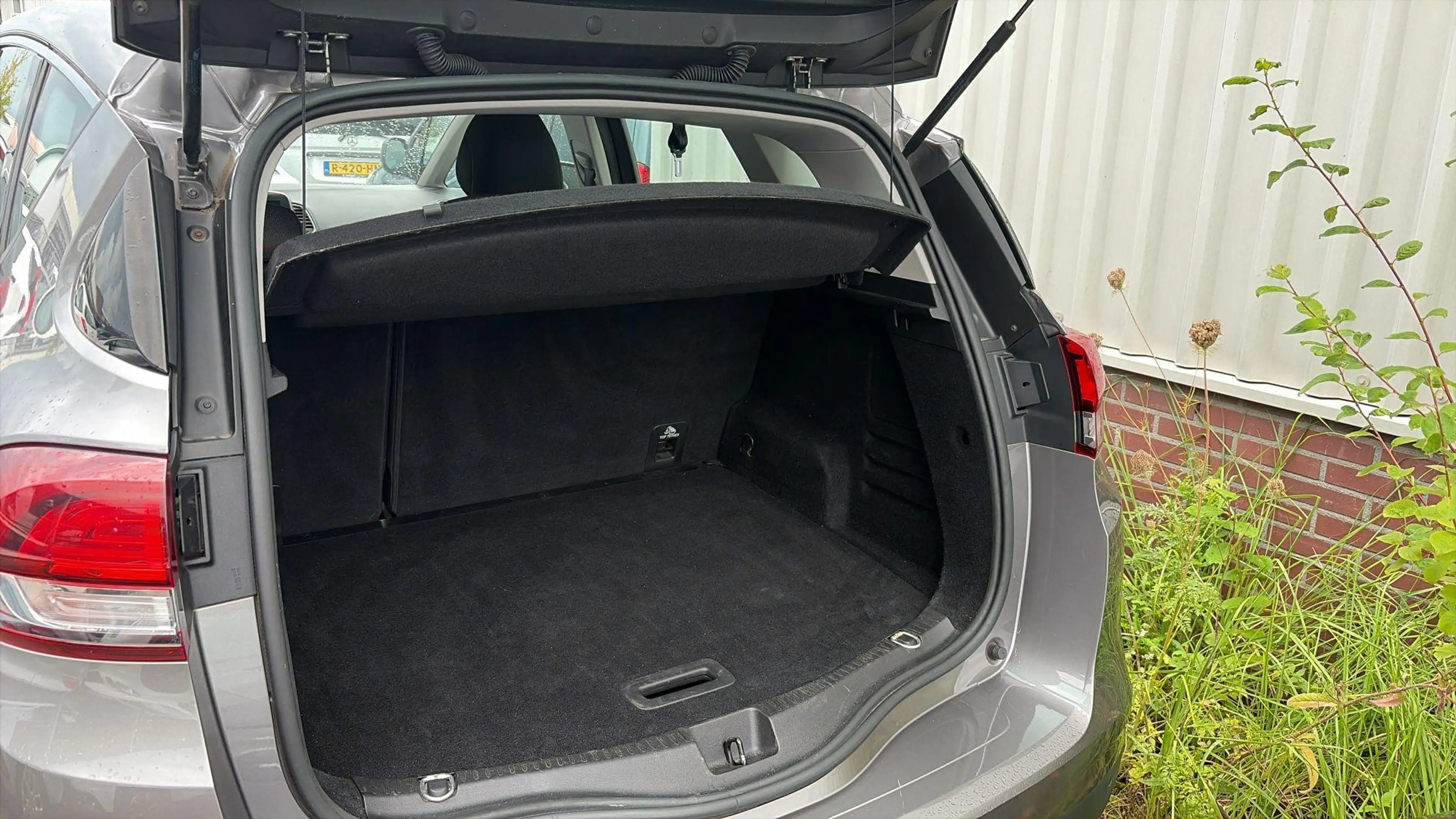 Renault Scenic 1.3 TCe Zen Clima, cruise, pdc, trekhaak — photo 11