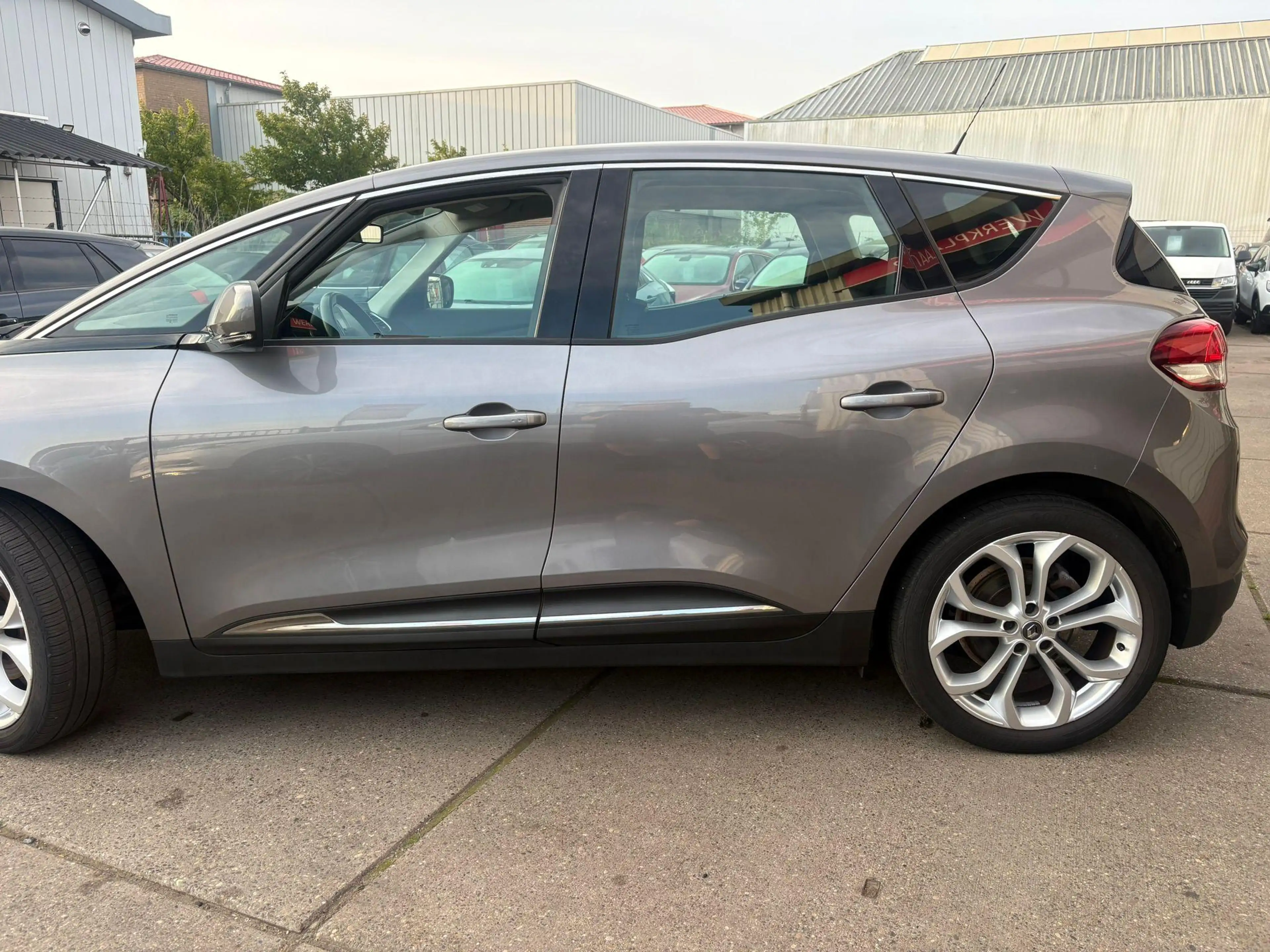 Renault Scenic 1.3 TCe Zen Clima, cruise, pdc, trekhaak — photo 4