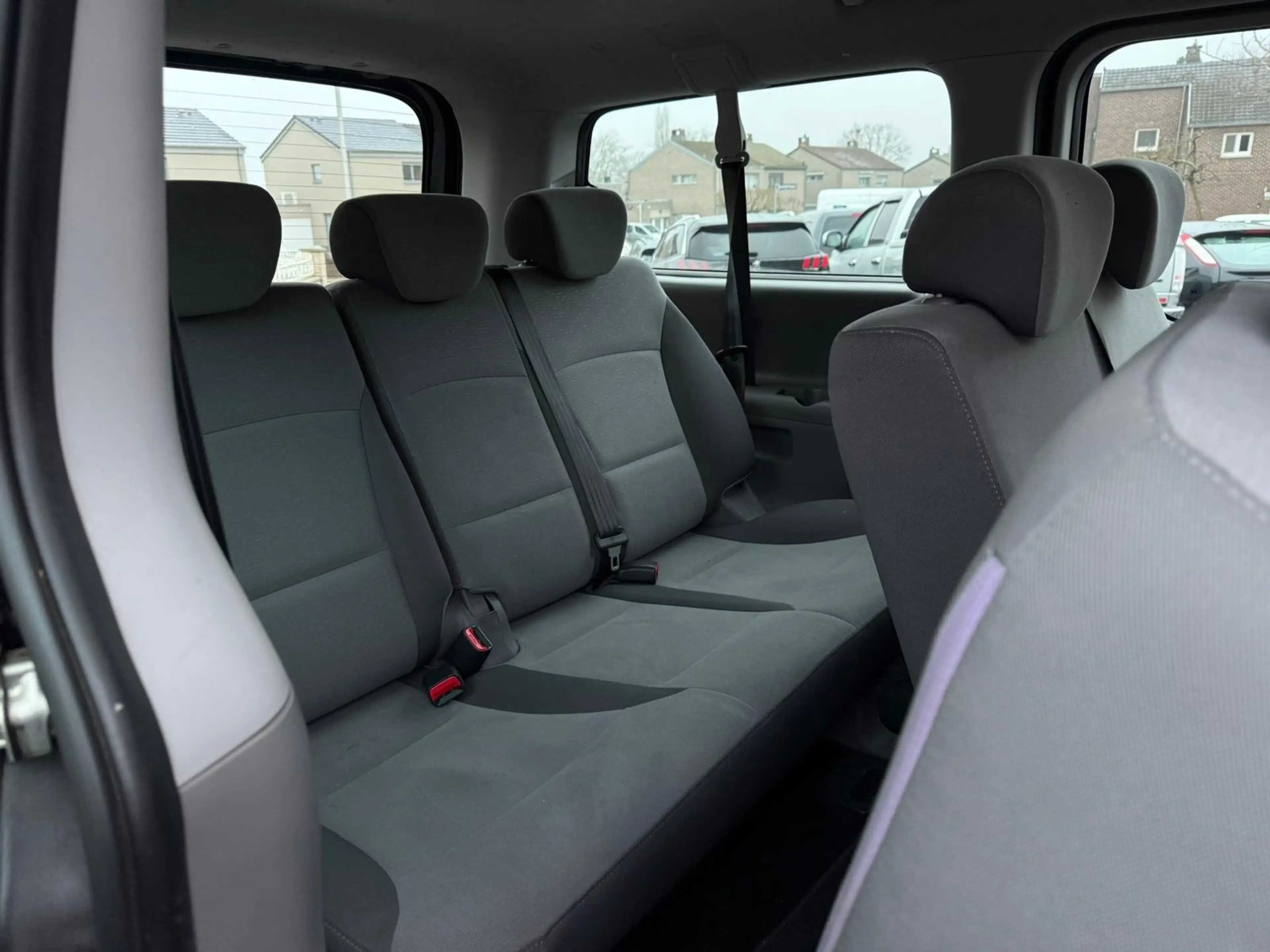 Hyundai H-1 8 Zits Airco Navigatie CruiseC ParkeerS * — photo 13