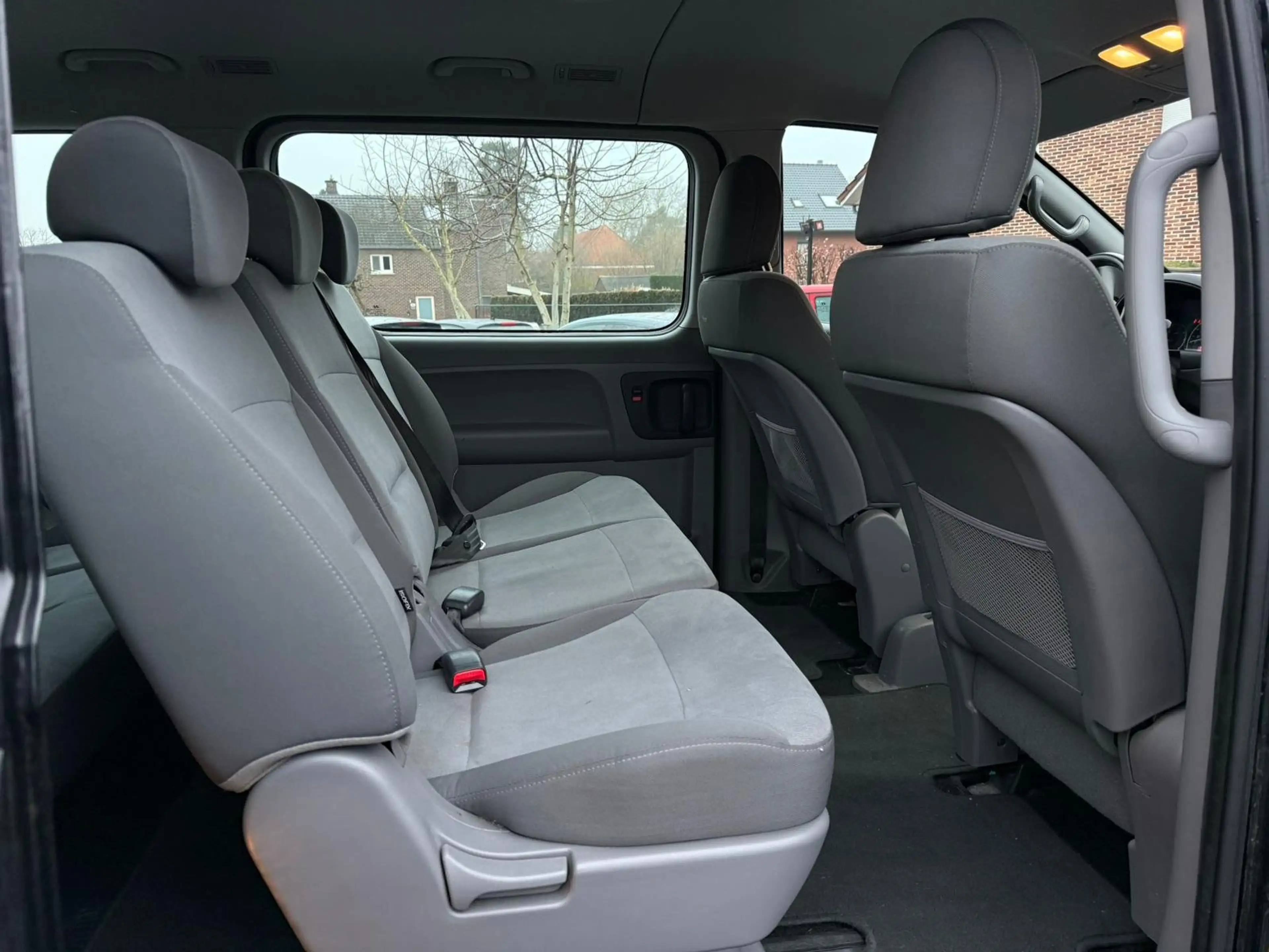 Hyundai H-1 8 Zits Airco Navigatie CruiseC ParkeerS * — photo 10