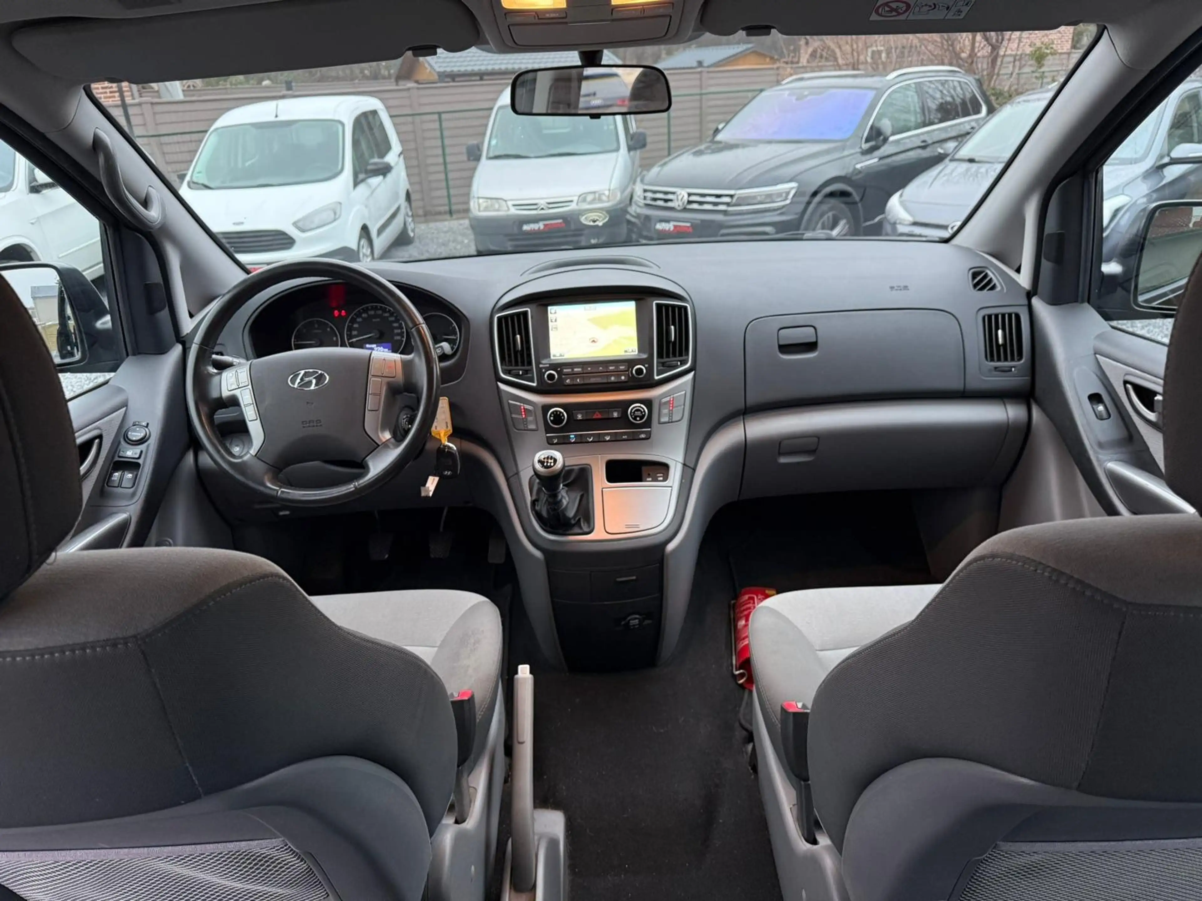 Hyundai H-1 8 Zits Airco Navigatie CruiseC ParkeerS * — photo 7