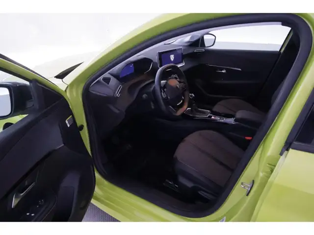 Peugeot 208 view 17