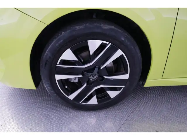Peugeot 208 view 16