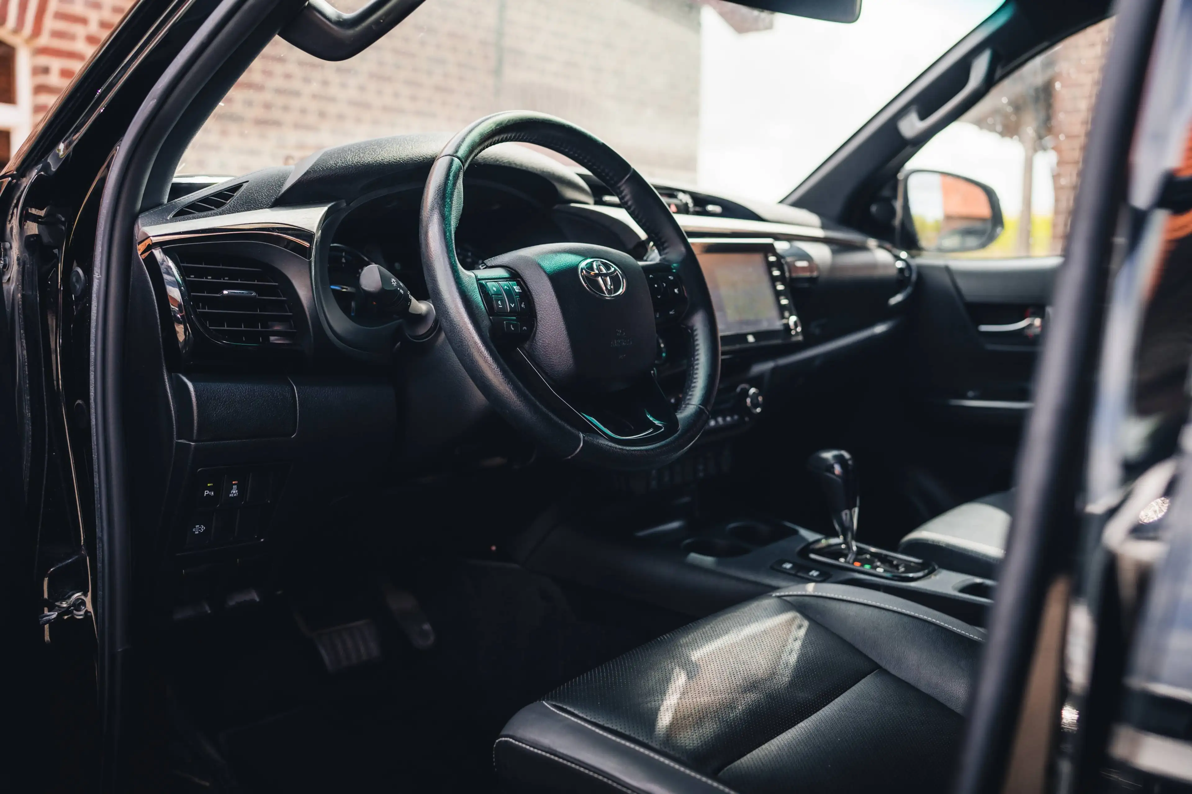 Toyota Hilux Invincible €41.250 EX VAT — photo 12
