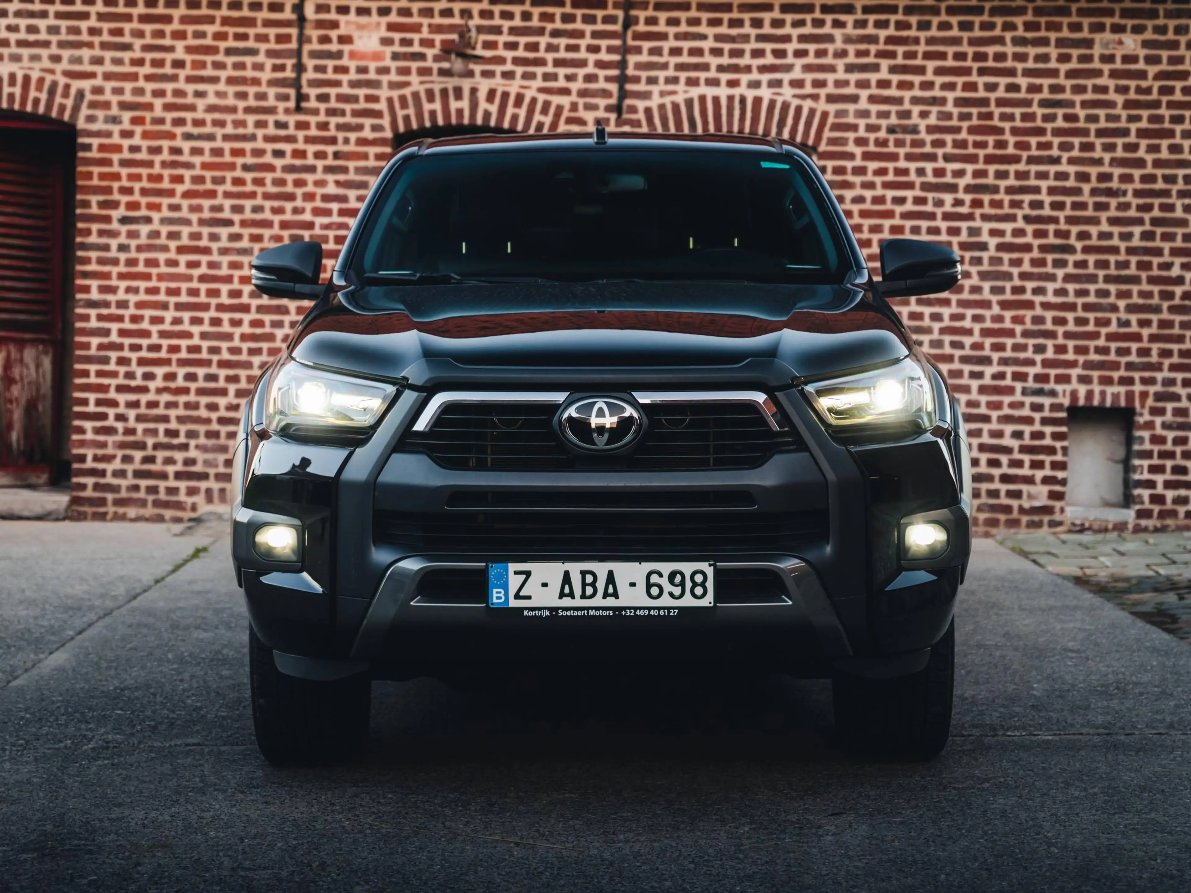 Toyota Hilux Invincible €41.250 EX VAT — photo 8
