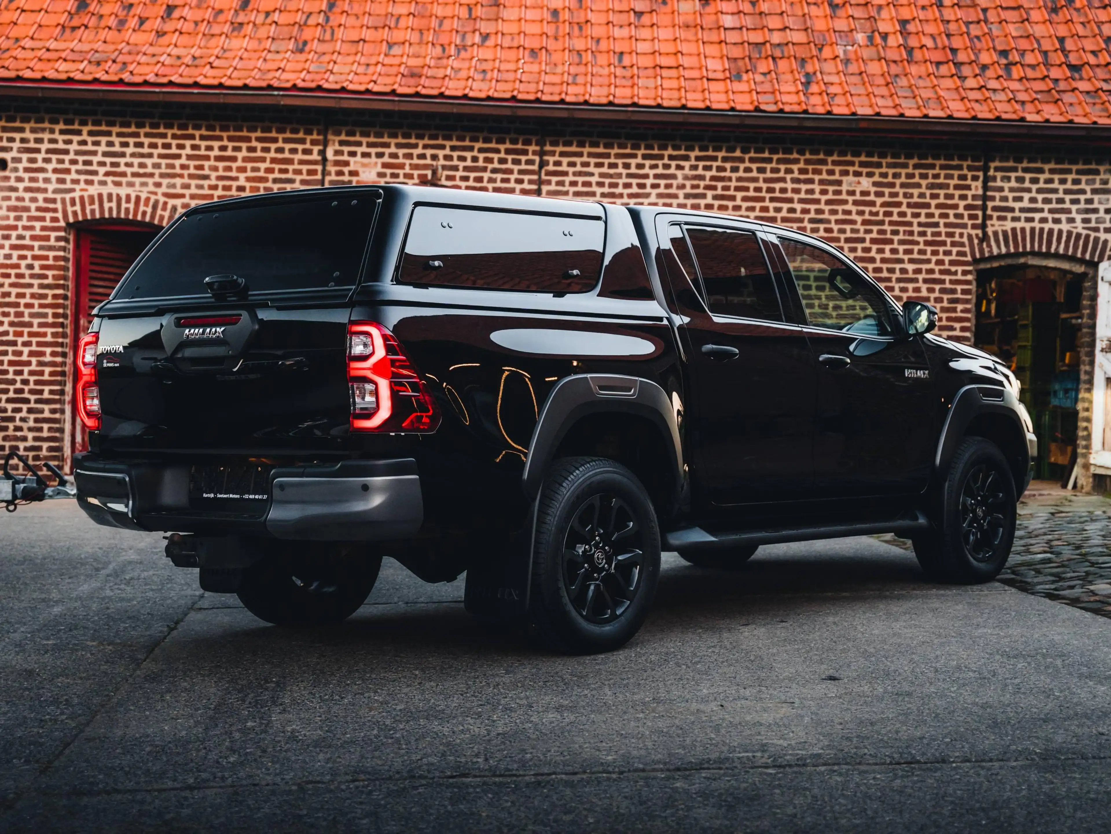 Toyota Hilux Invincible €41.250 EX VAT — photo 6