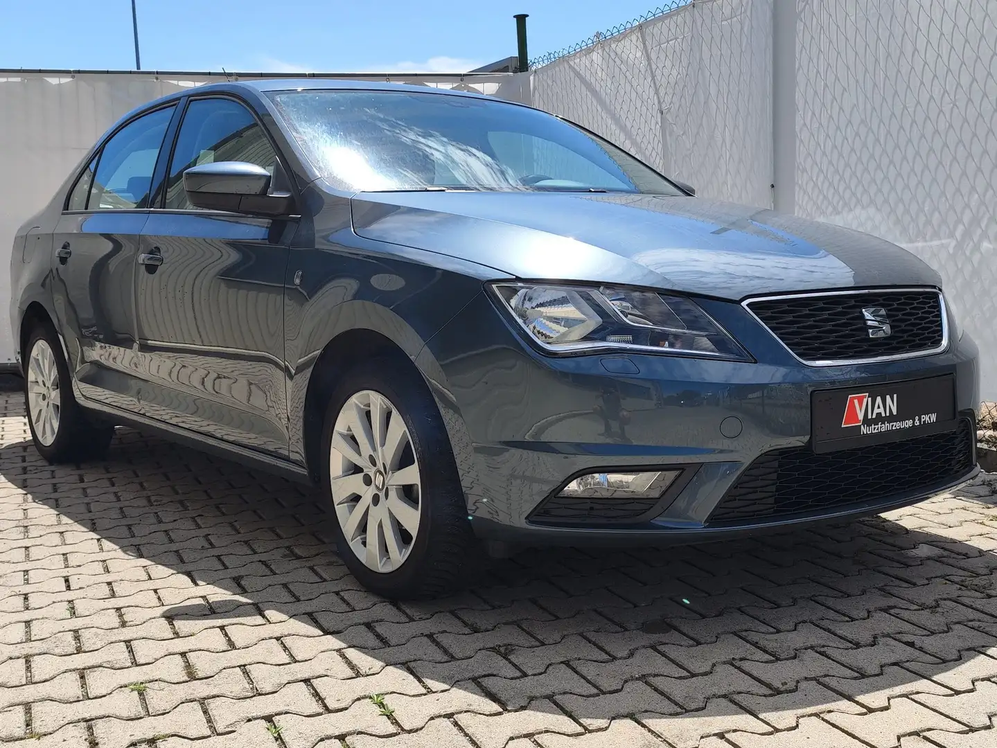 SEAT Toledo 1.2 TSI Klima/Sitzheizung/Winterreifen/Scheckheft Szary - 1