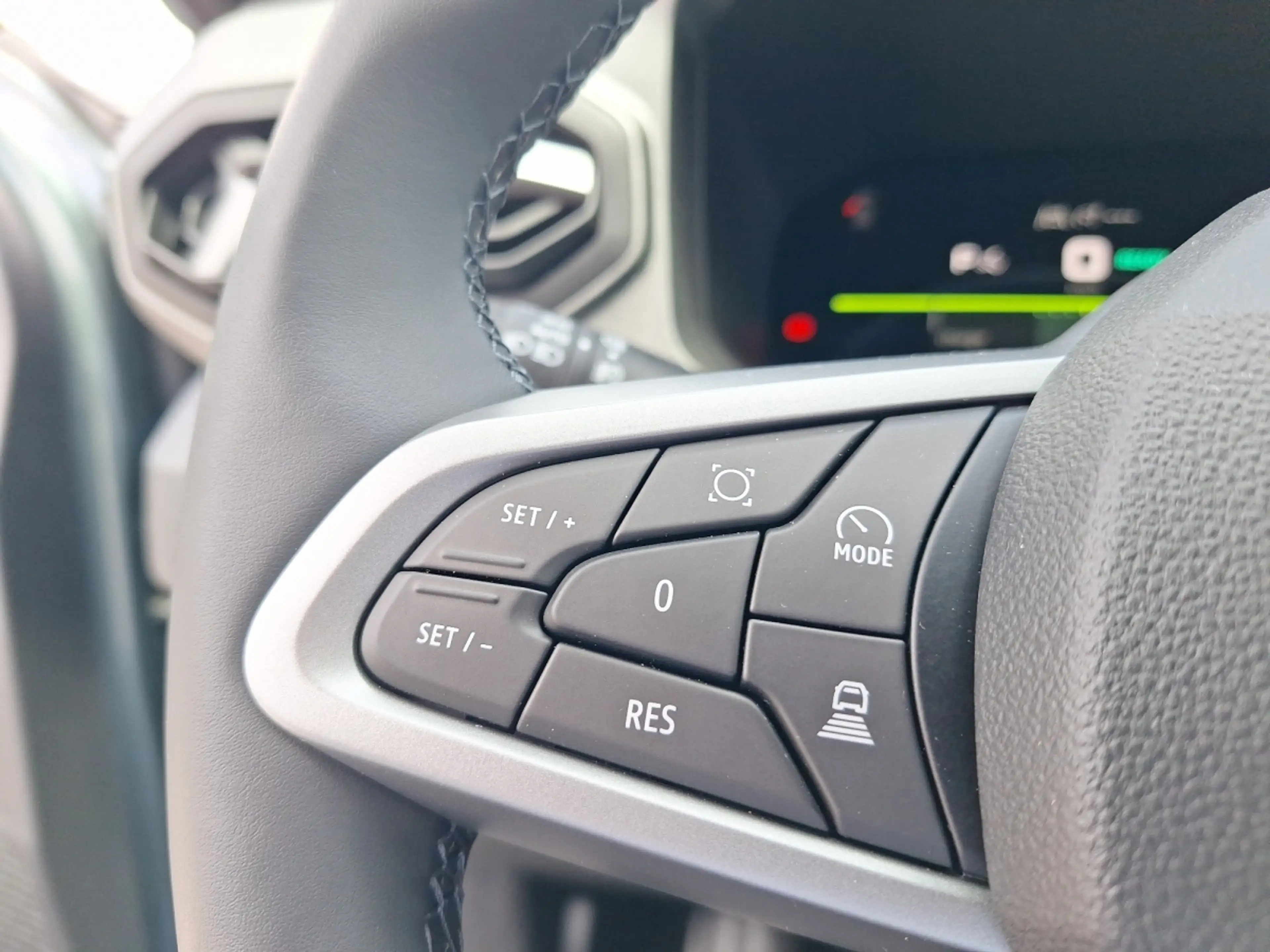 Dacia Bigster Journey Hybrid 155 — photo 15
