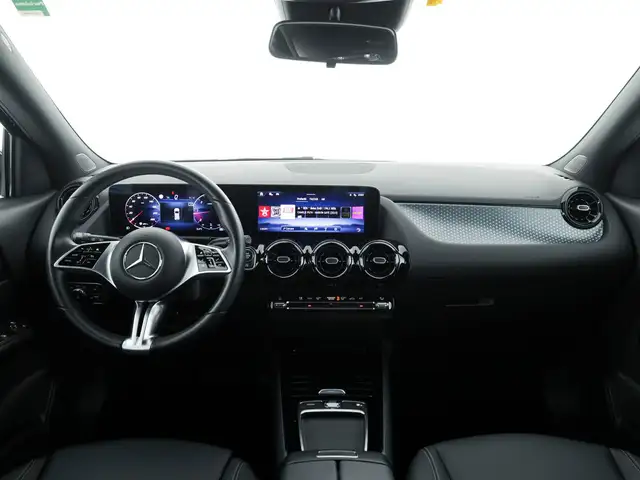 Mercedes-Benz Gla view 9