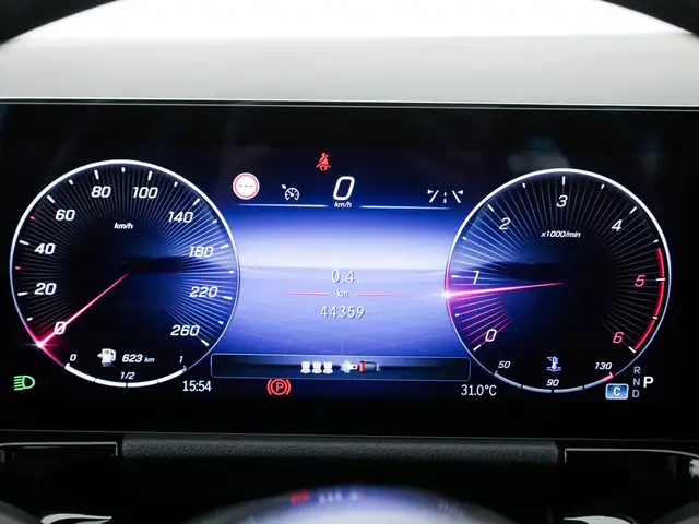 Mercedes-Benz Gla view 14