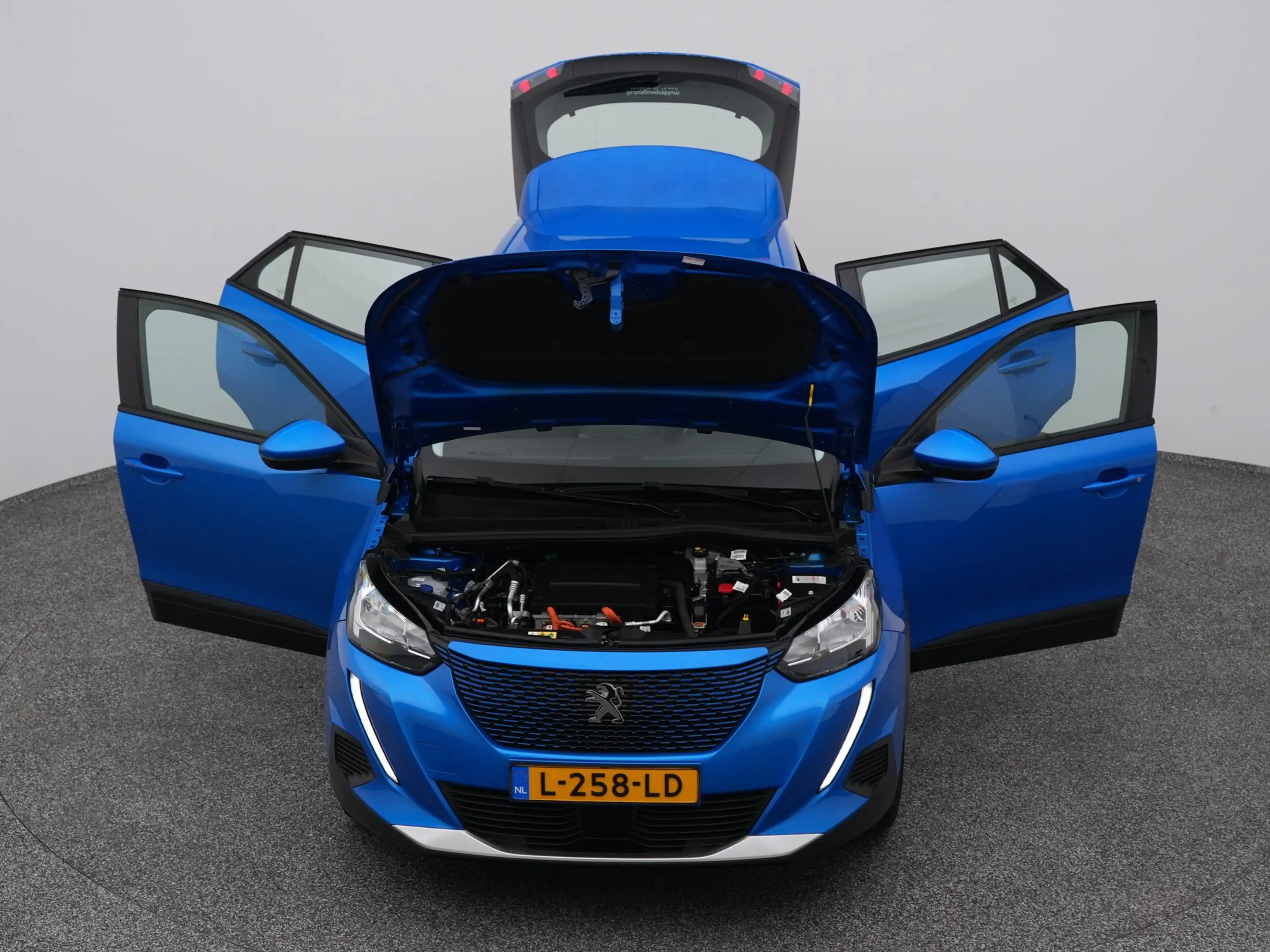 Peugeot e-2008 EV Active 50 kWh | NAVI | CARPLAY — photo 28
