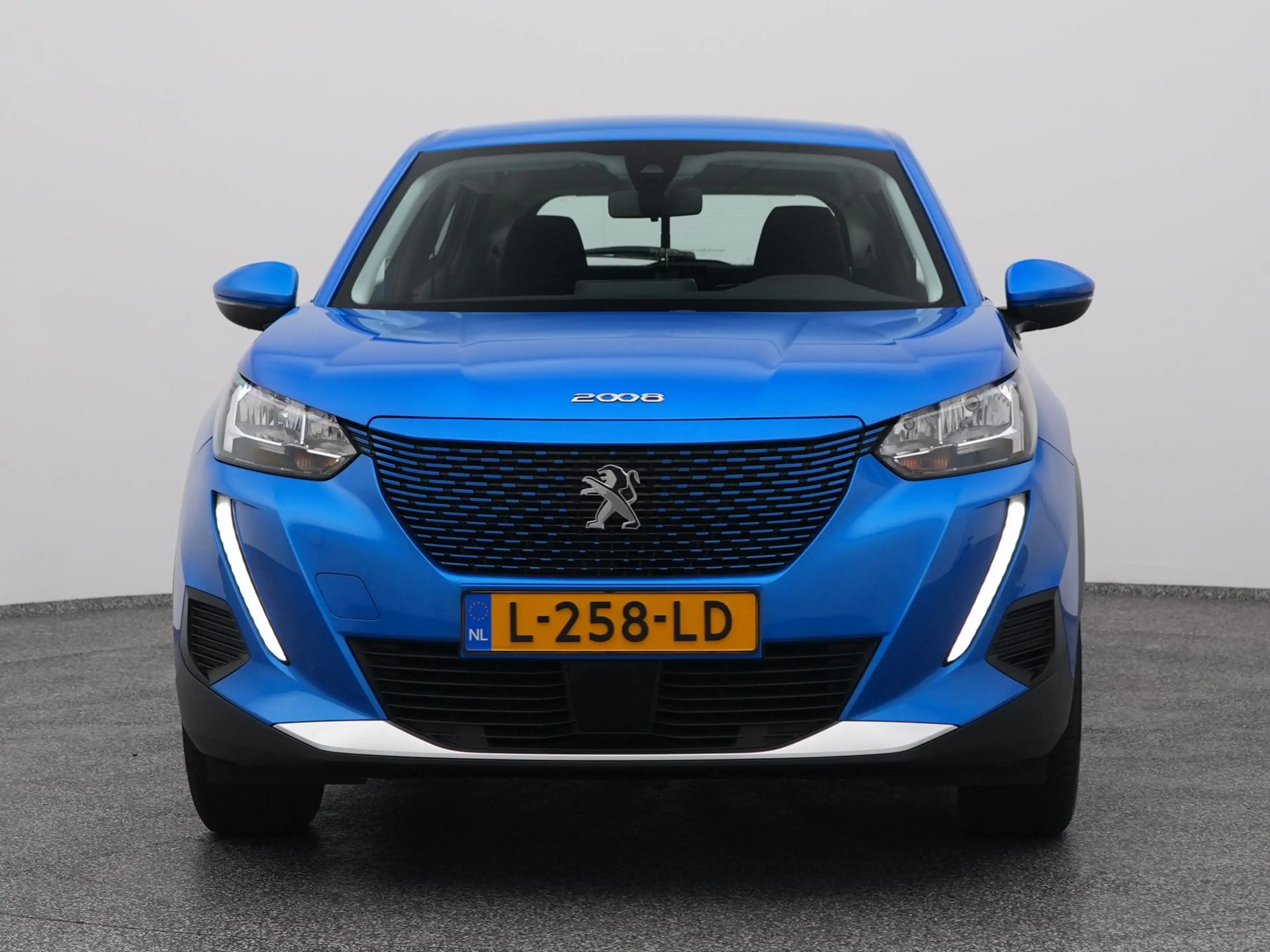 Peugeot e-2008 EV Active 50 kWh | NAVI | CARPLAY — photo 10