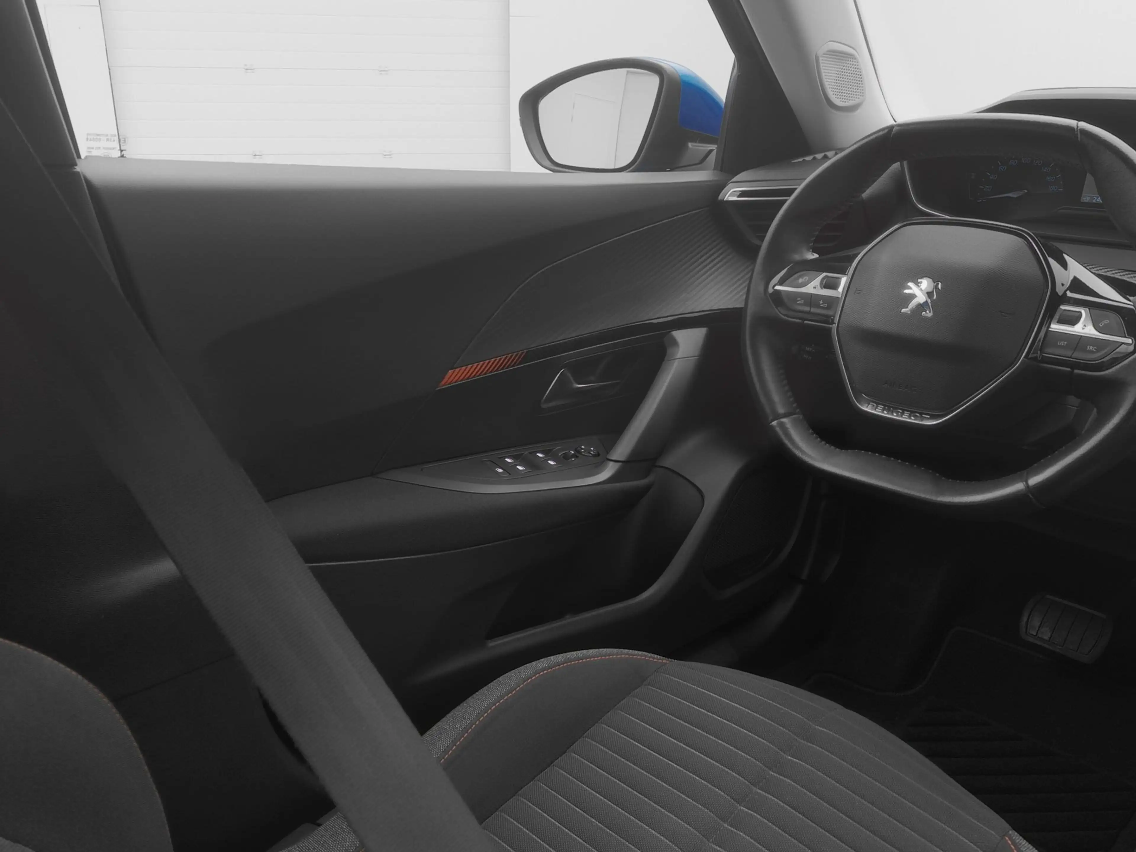Peugeot e-2008 EV Active 50 kWh | NAVI | CARPLAY — photo 12